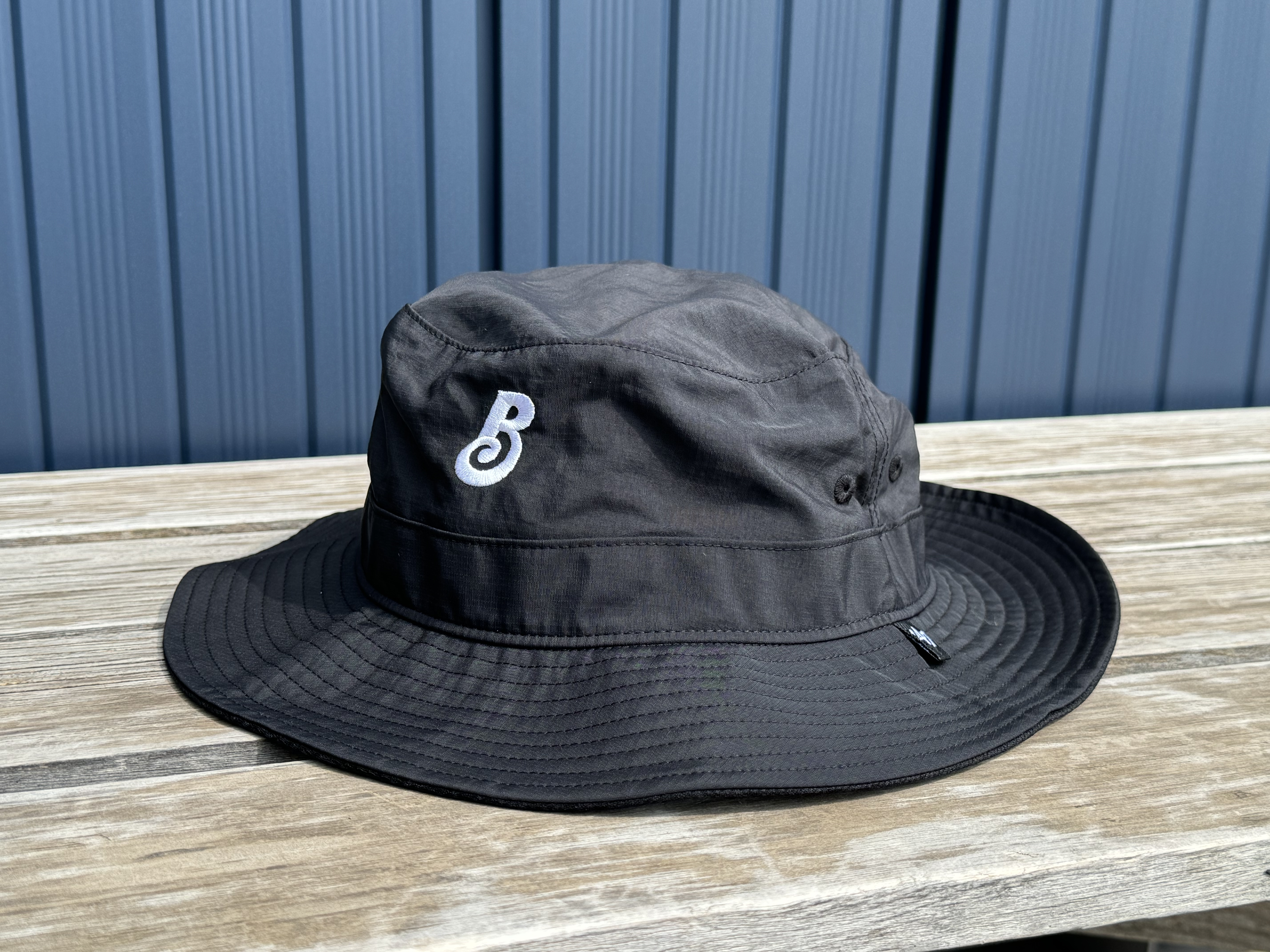 【'47×BlackRamsTokyo】 Bミニロゴ ’47 BUCKET HAT BRRR（BLKxWHT Logo）